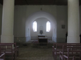 Interior Assyrian church in Supurhan (c) MvdB